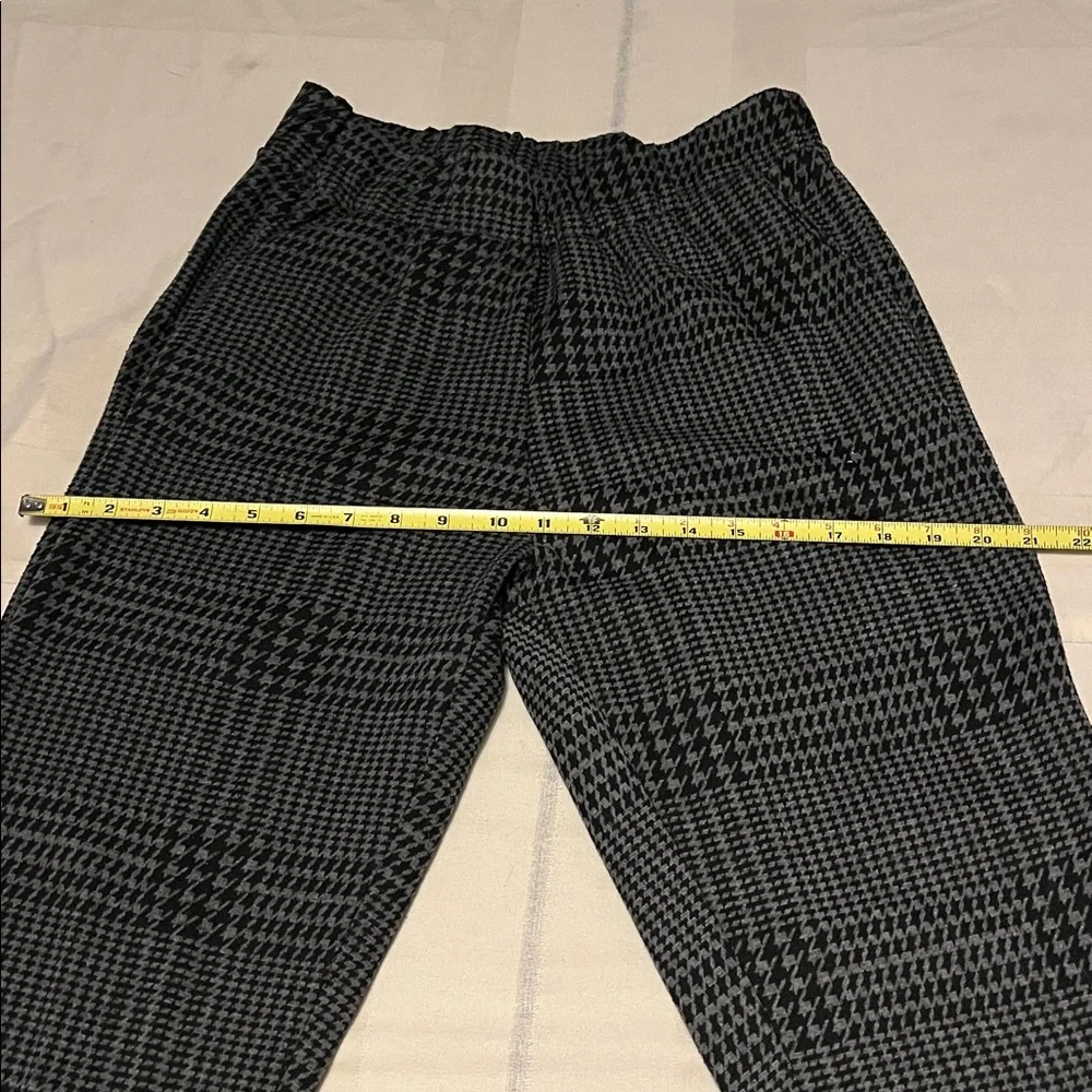 Lark + Grey Black And Grey Houndstooth Leggings With 2 Pockets Size Medium